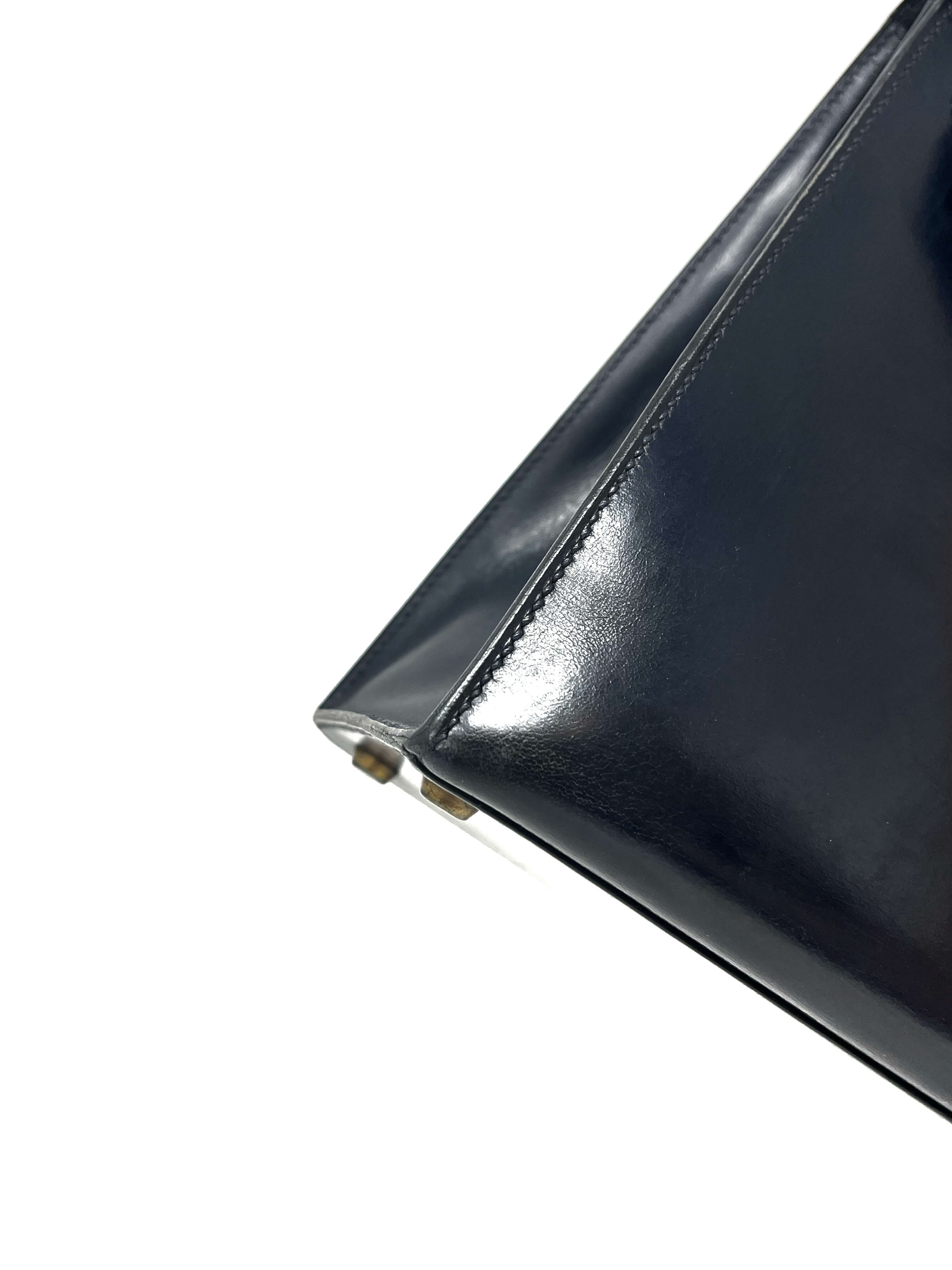 Hermes Kelly 28 blue corner detail