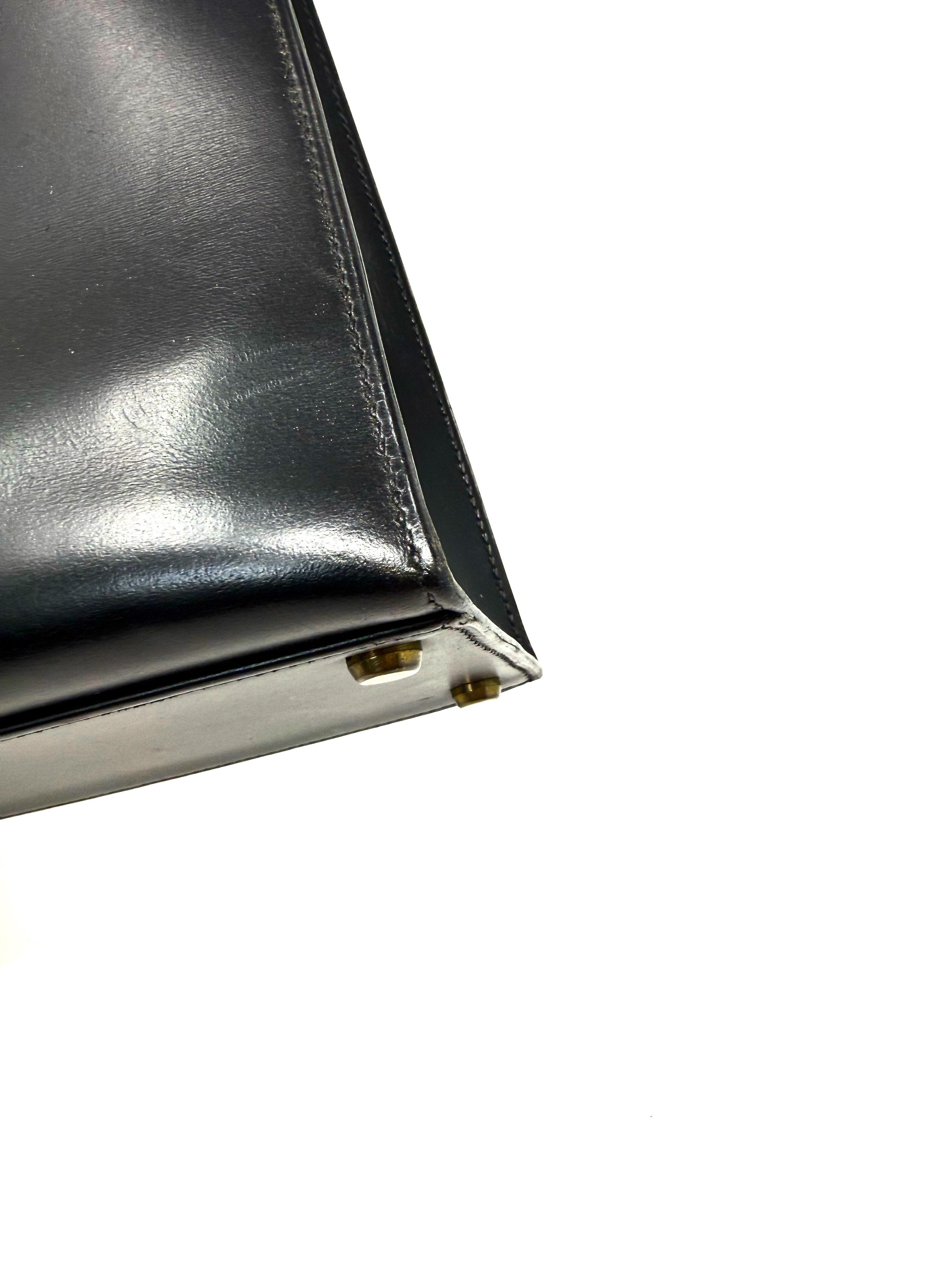 Front right corner wear detail on Kelly 32 Black Box Sellier