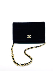 Chanel velvet bag €1200 [RPP €3500] – Maison Vivienne
