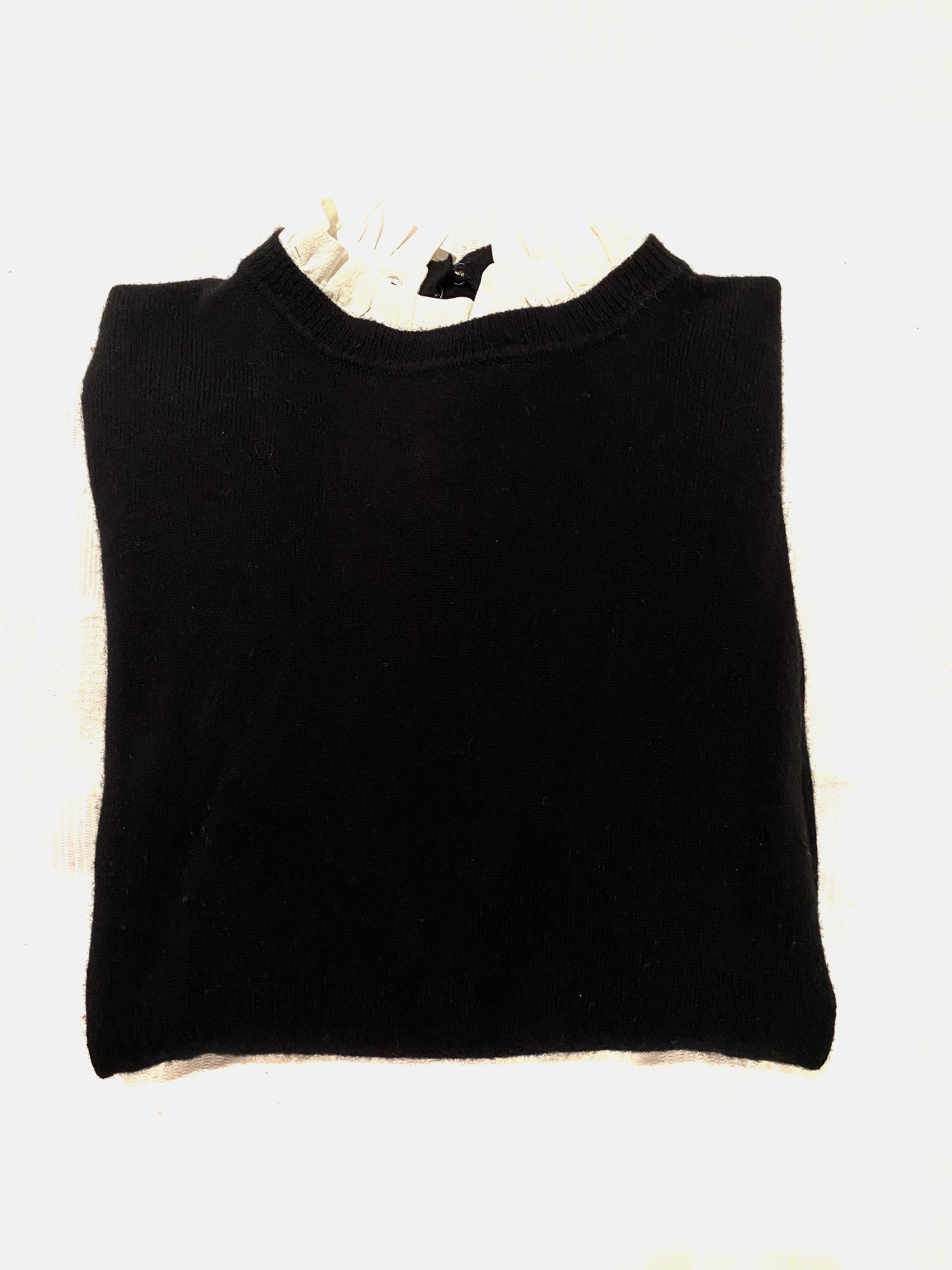 sezane black jumper, wool and cashmere, with white silk collar, teardrop fastening 